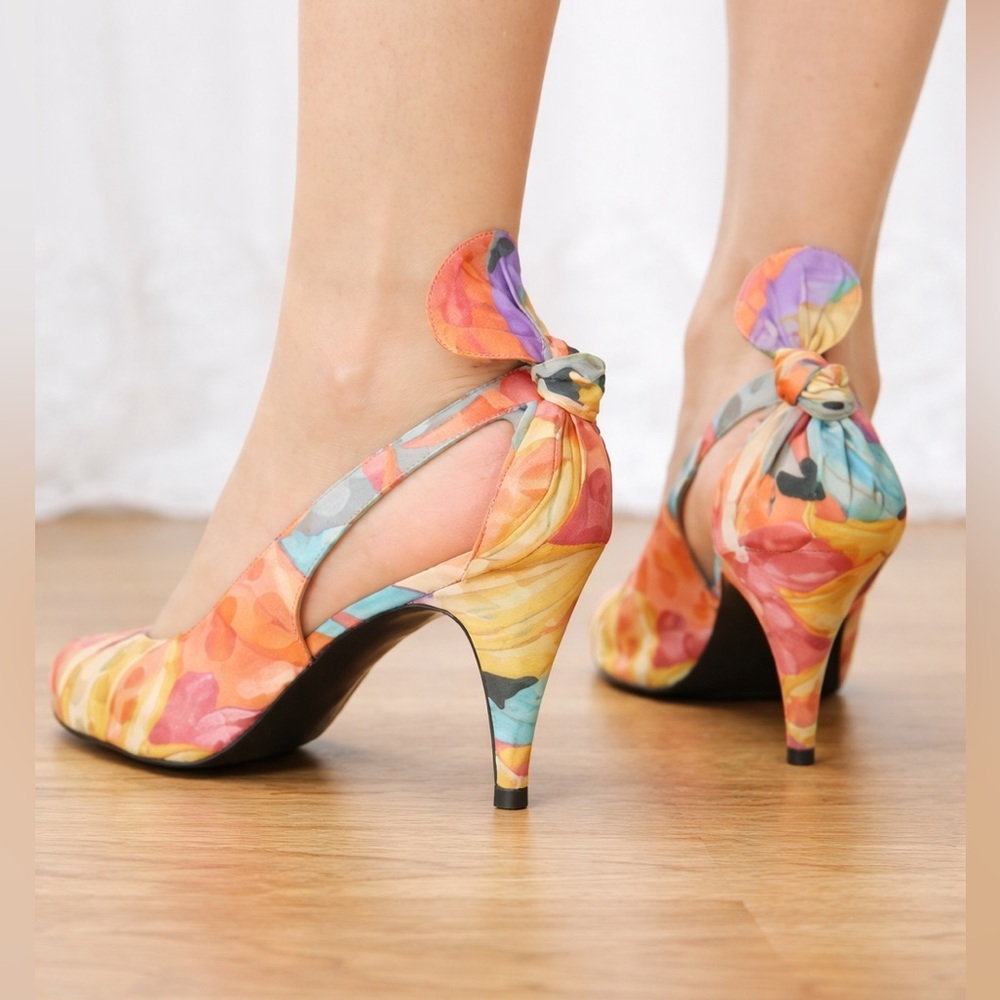 VTG STAURT WEITZMAN FOR MR SEYMOR PASTEL ABSTRACT COCKTAIL HEELS SIZE 7.5‎